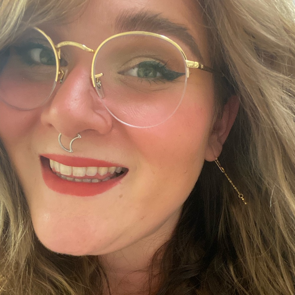 Meet your Posher, Molly